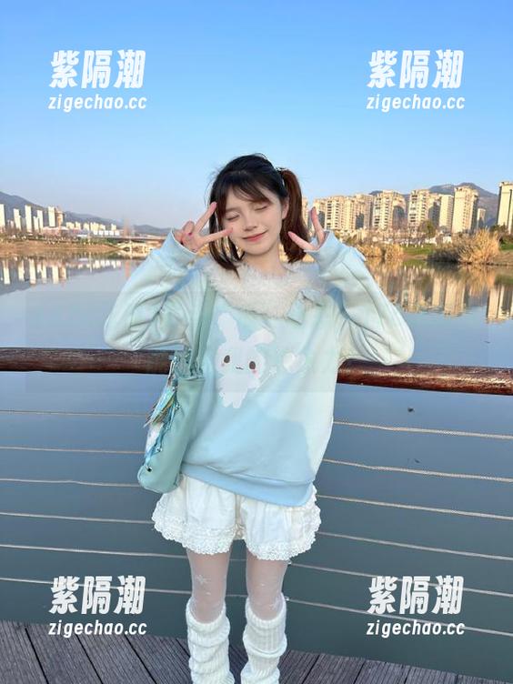 17c吃瓜 最新“瓜”动态,17c吃瓜也能颠覆我的想象力!