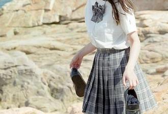 “17c吃瓜”app，总能把我带入更深的八卦迷雾中……想哭！