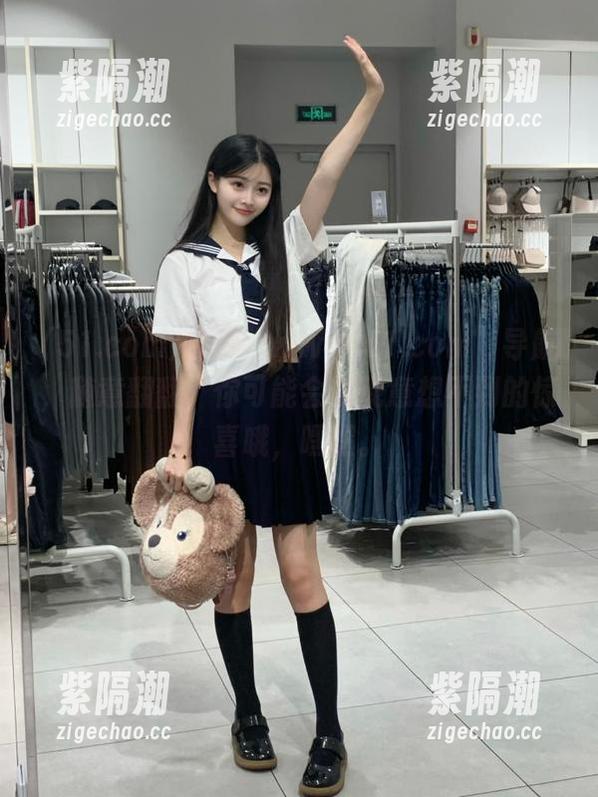点开“www.51.com”导航，随意翻翻，你可能会发现意想不到的惊喜哦，嘿嘿。