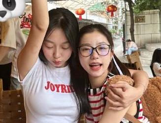 51ccgg，网址上怎么有人模仿我的走路姿势？