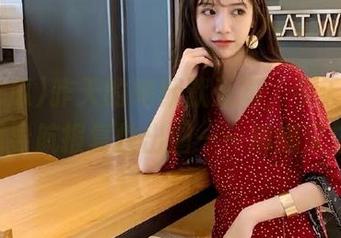 昨天的她默默无闻，今天通过51吃瓜导航报复性出圈——娜娜又来了！