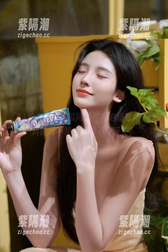 51吃瓜网站深夜泡澡时间，黑料络绎不绝，忙得不可开交！