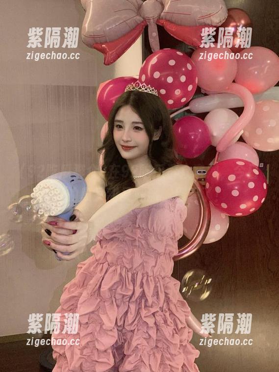 在92吃瓜群众官网，今日份的瓜又甜又刺激，别等了！