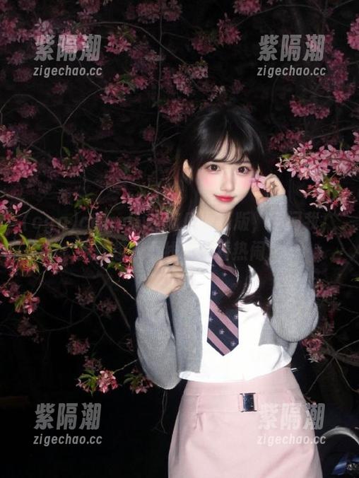 cggolive吃瓜网页版，别问我，我就想找个线路来看热闹！