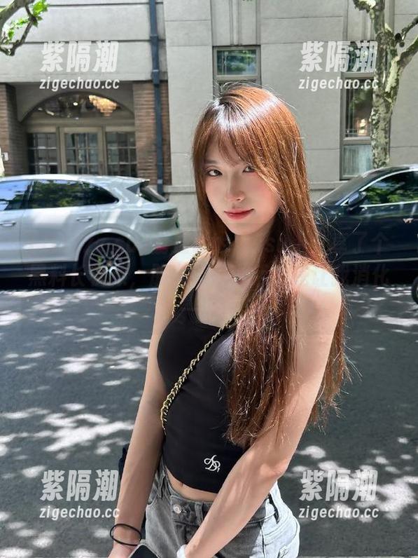 刚在tttzzz.su上分享了个黑料长视频，朋友们别说话，先让我消化一波！