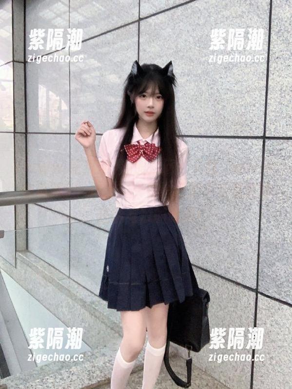 满腹疑问？下载‘www.吃瓜网36w.cc’，每一口都不止是食物，还能有瓜的味道！