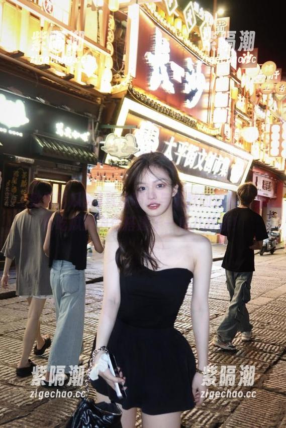 免费吃瓜网 直达喧哗与沉默的边界,免费吃瓜网为你搭建了一座八卦桥!