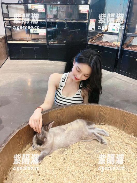 冲哥黑料 冲哥黑料苹果版:你没听错,冲哥精选里的瓜已经熟透了!