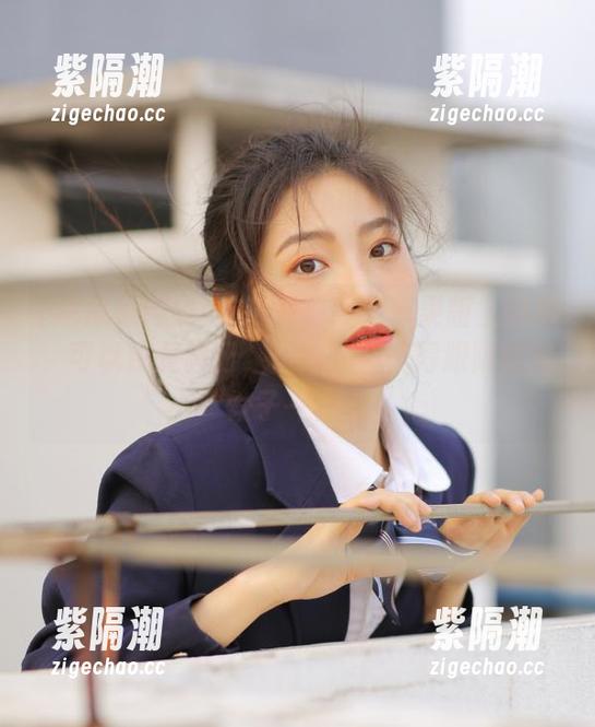 吃瓜最前线 吃瓜最前线:苹果版上的瓜,可以说是爽口,但内容弱气得跟隔夜的饺子一样。