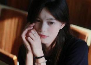 吃瓜网发布：在线观看是怎样上演“意外之吻”的好戏？