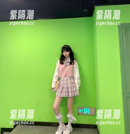 吃瓜网 吃瓜网永远在线,瓜虽没吃到,但聊天的热闹不离。