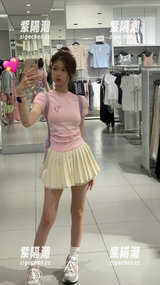 www.51cg.fun吃瓜网苹果版：你以为是吃瓜，结果变成了看戏，一点都不一样啊！