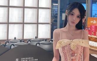 下载‘吃瓜网站’，黑料天天见，反差比照镜子还清楚！