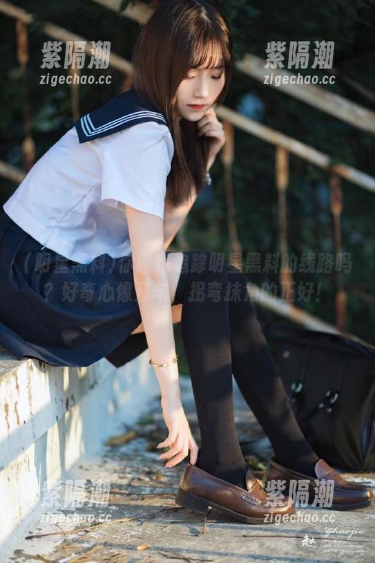 你愿意追踪明星黑料的线路吗？好奇心像开车，拐弯抹角的正好！