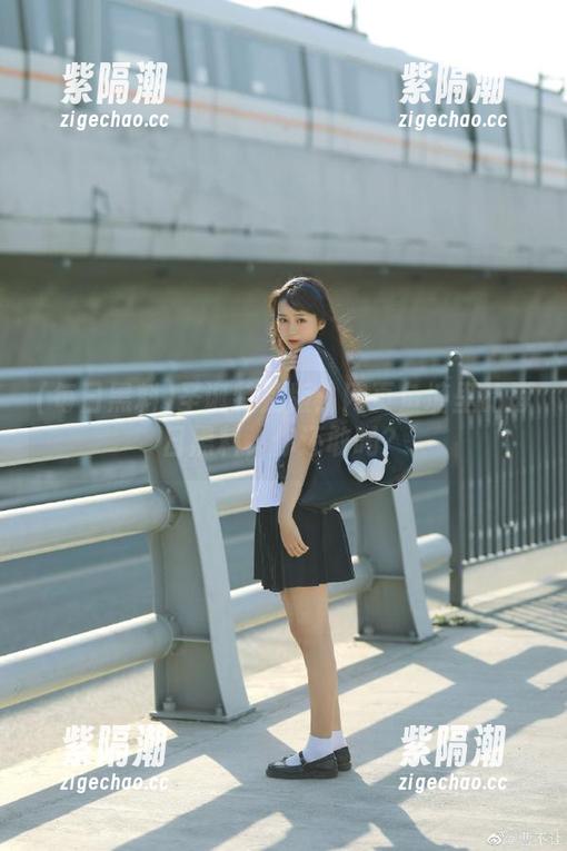 圣诞特别版：网页鱼塘里的每日黑料，你还敢吗？