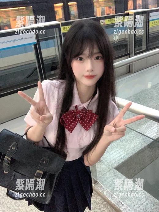 登录每日黑料，今天的瓜种类太丰富，像个五彩斑斓的拼盘。