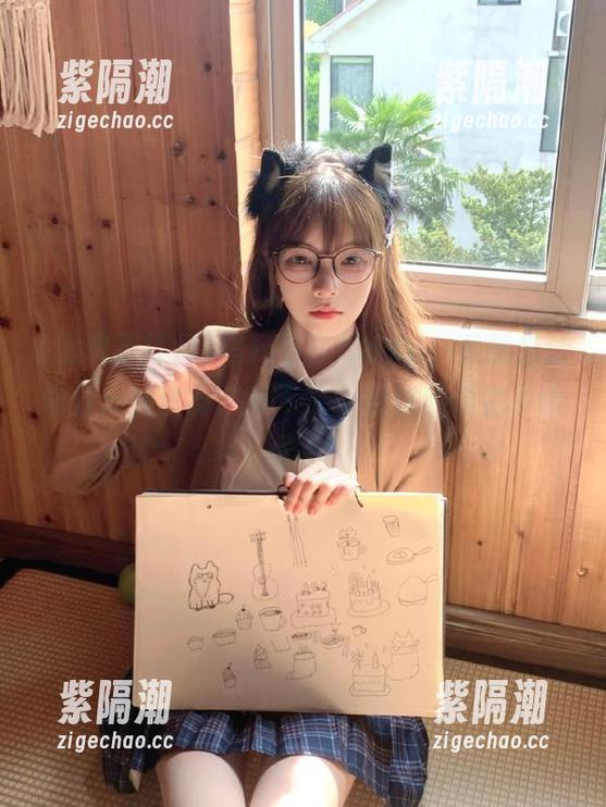 黑料不打烊app，下载后让你分分钟变身八卦专家，愉快的约会不合适！