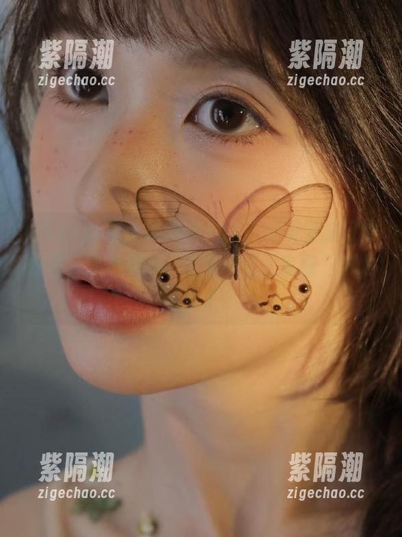 直达黑料社app，瓜群众的日常救星，忽然觉得“无事不登三宝殿”也太应景了。