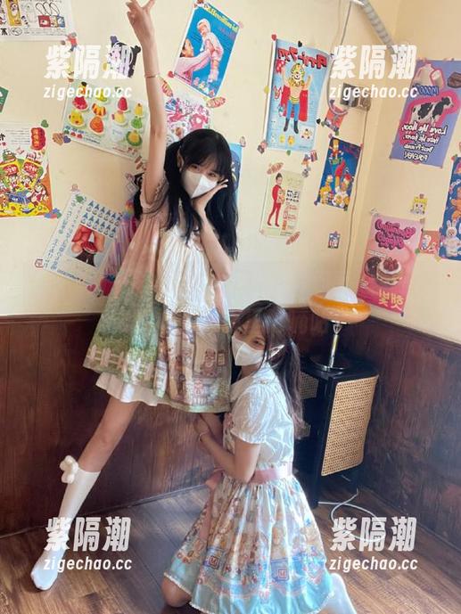 一边煮方便面，一边看黑料网免费的视频，心里犯嘀咕…