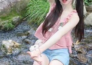 我只是想找黑料网站的首页入口，结果阴差阳错进了隔壁的火锅店！