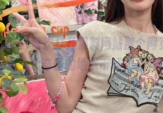 每次打开黑料网站那个网页，我就像在逛一个奇怪的地下市场，充满刺激！
